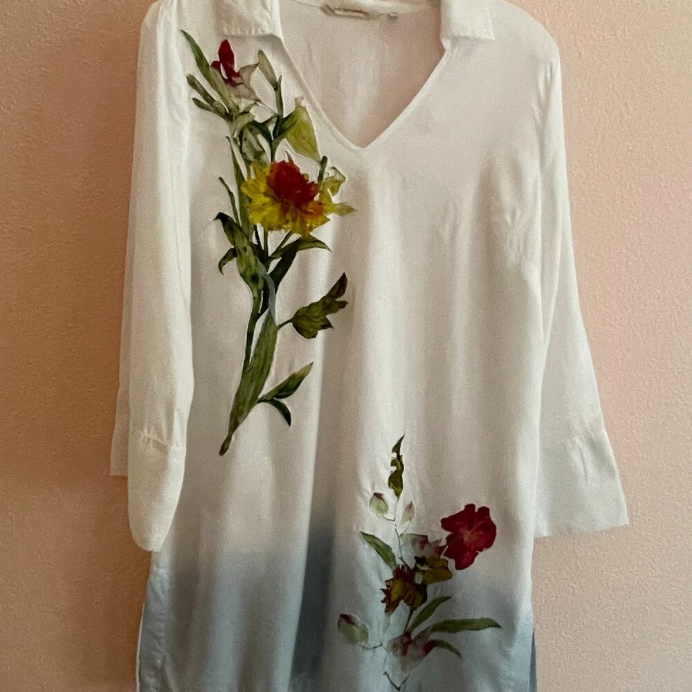 SOFT SURROUNDINGS WHITE/MULTI FLORAL OMBRE TUNIC SIZE MEDIUM